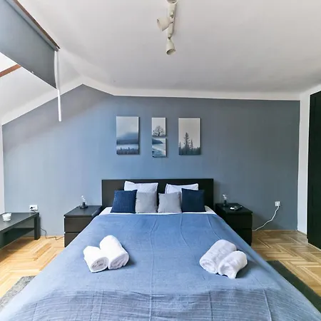 Dob Duplex Lägenhet Budapest