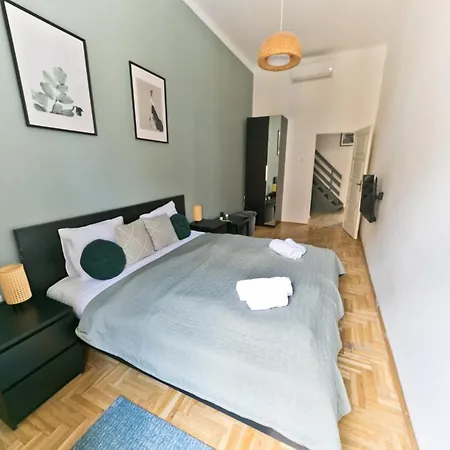 Dob Duplex Lägenhet Budapest
