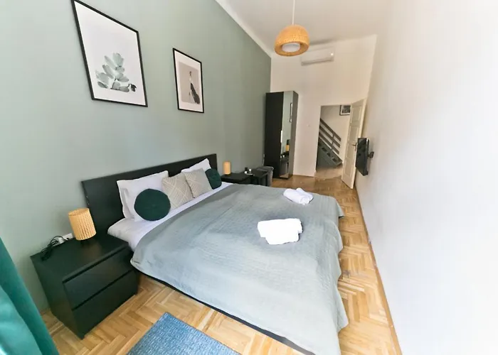 Dob Duplex شقة بودابست